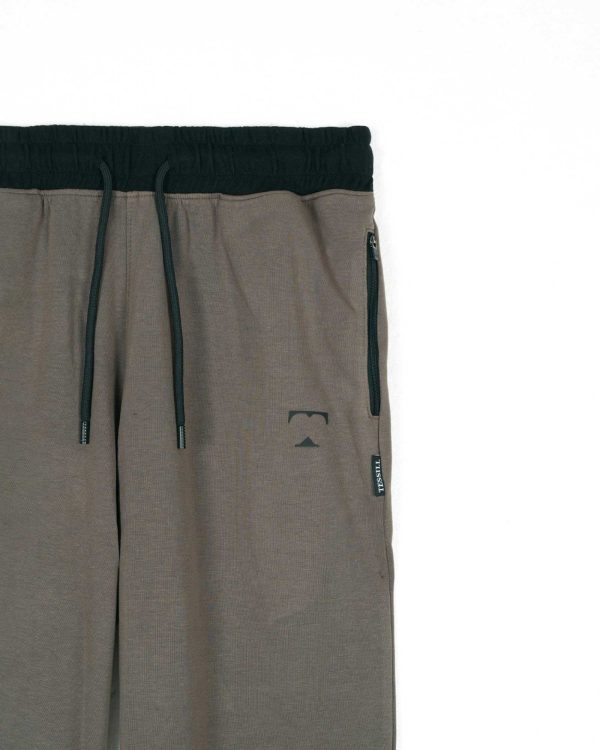 TESSILL Smoky Olive Cropped Joggers (3)